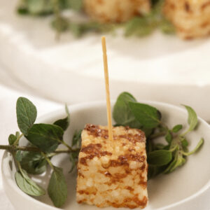 Dadinho de tapioca com mel e pimenta dedo de moça