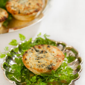 Mini quiche de ricota com espinafre