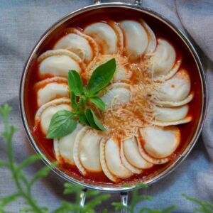 Sorrentini de burrata com limão siciliano (molho de tomate)
