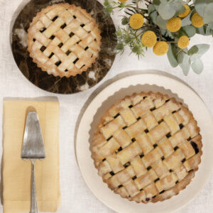 Torta comfort de maçã com blueberries